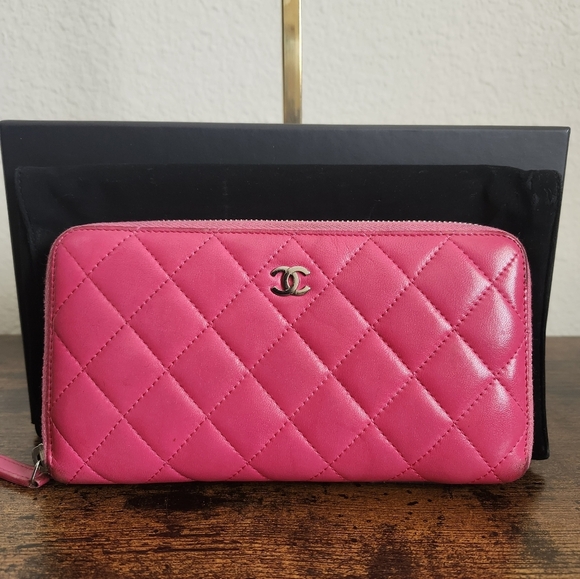 CHANEL CC Matelasse Leather Round Zip Wallet Pink Silver - Picture 1 of 15